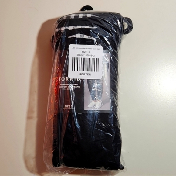 ❤️NWT VINTAGE TORRID LEGGING - SLASHED KNEE - BLACK CHECKERED UNDERLAY PLUS SIZE - Picture 10 of 13